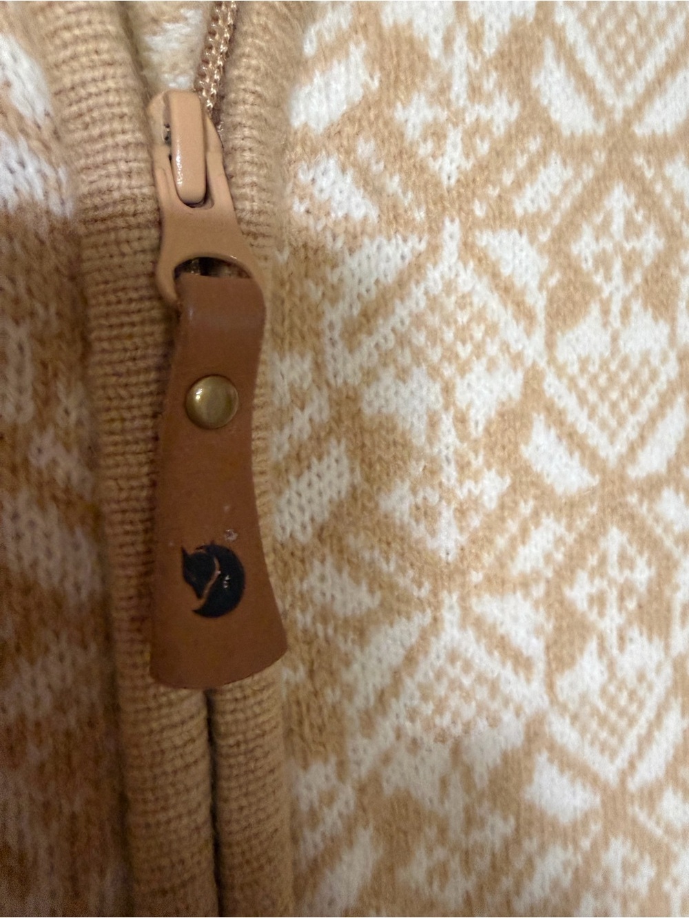 Fjallraven Snow Pattern Beige and White Patterned Full-Zip Cardigan Ski Sweater - Picture 3 of 7